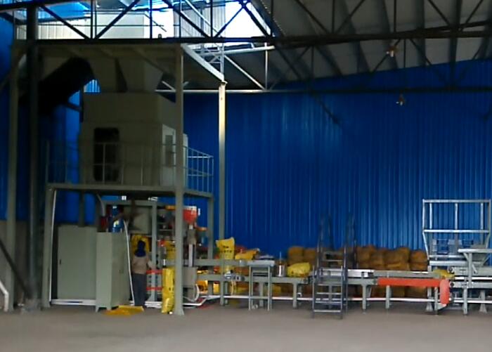 碼垛機械與包裝機械的生產(chǎn)線 全自動包裝機